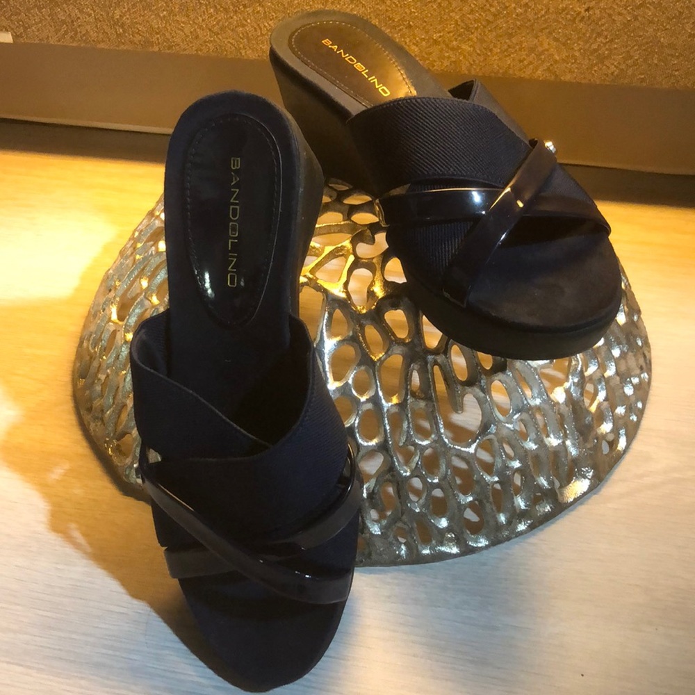 Bandilino navy wedge sandals